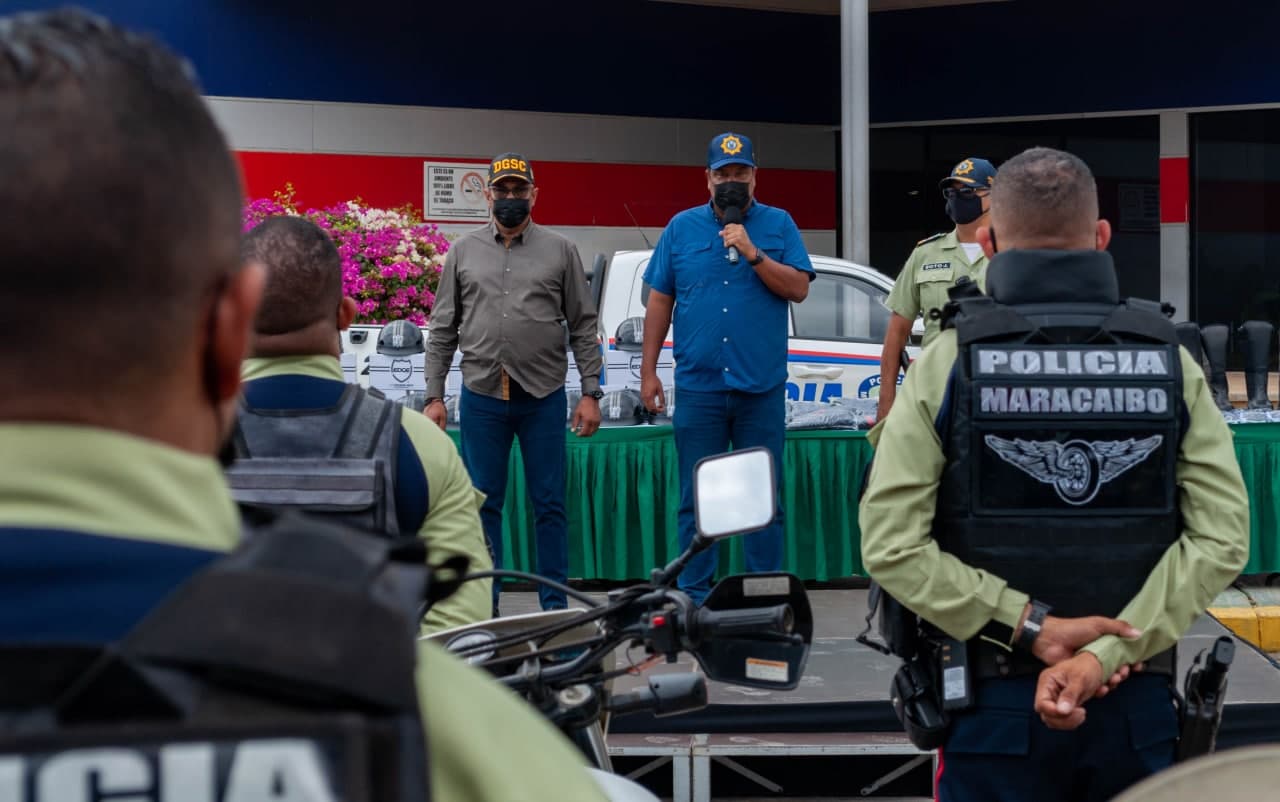 Alcalde de Maracaibo entregó uniformes e implementos a la División Motorizada de Polimaracaibo