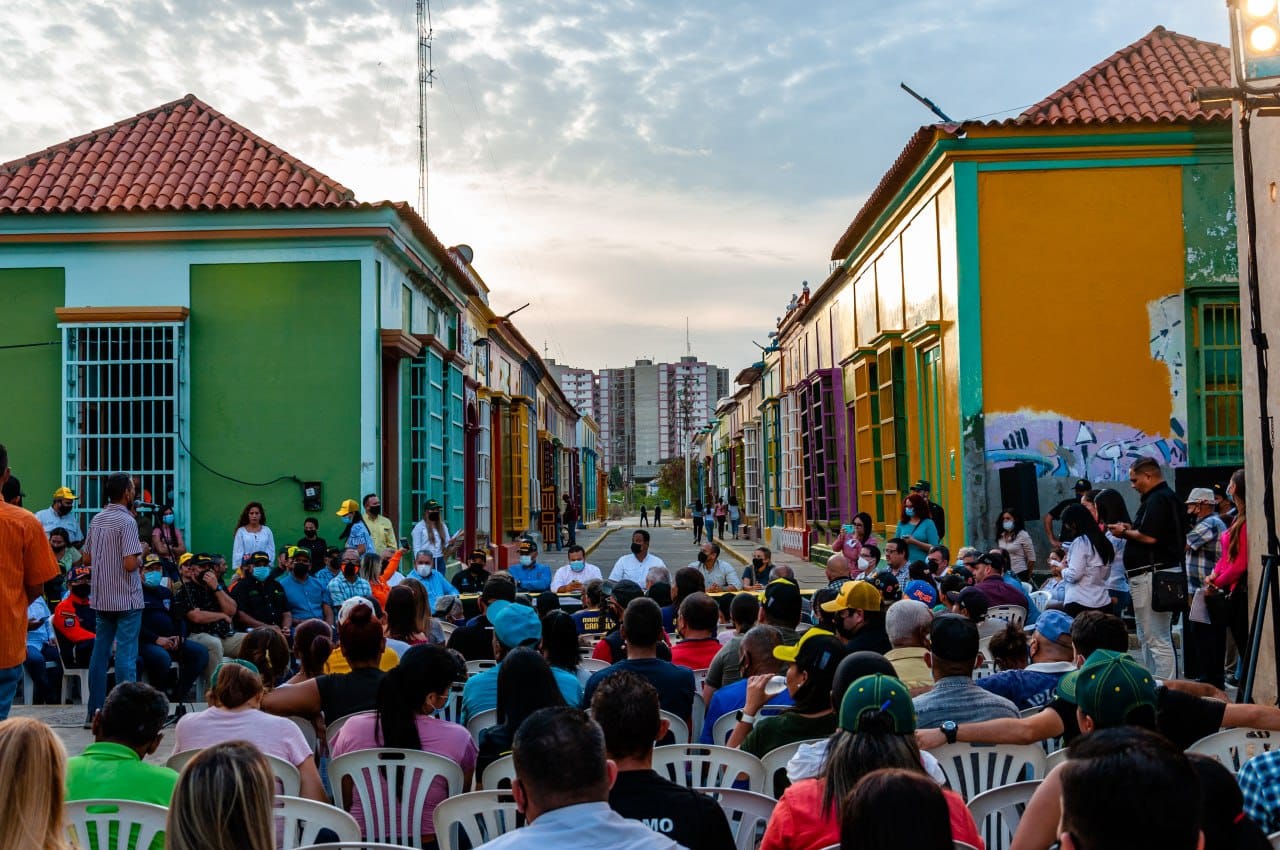 Alcalde de Maracaibo, Rafael Ramírez Colina, realiza Gabinete Parroquial en la Calle Carabobo