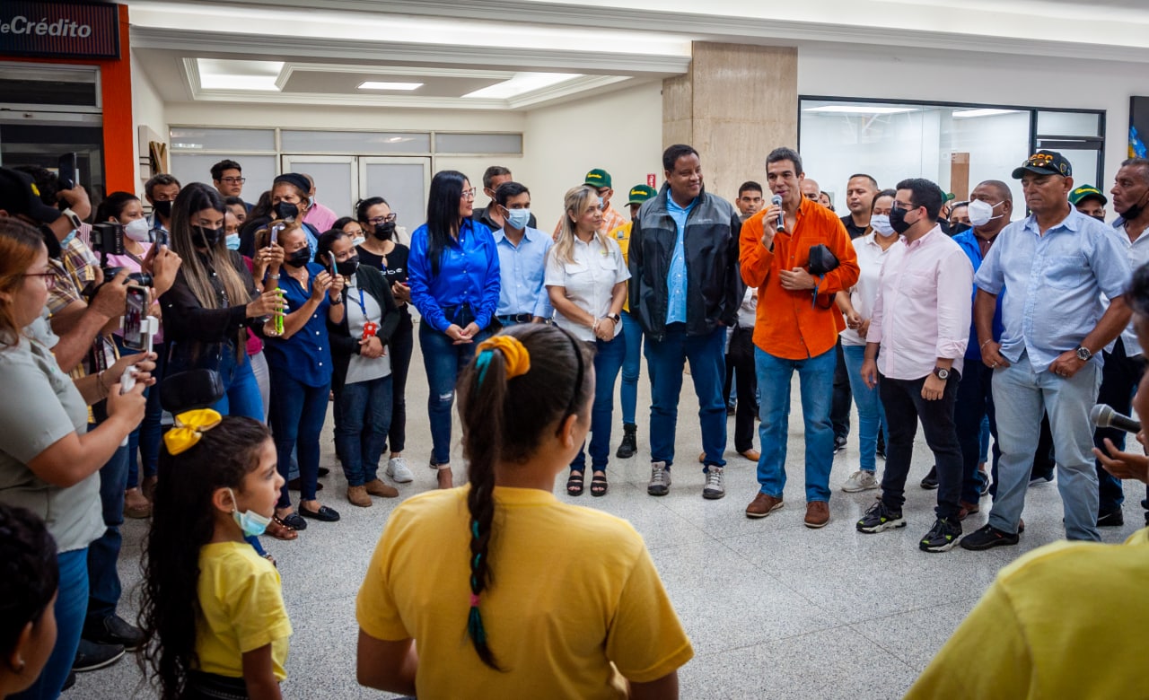 Huáscar Barradas visito la Alcaldía de Maracaibo