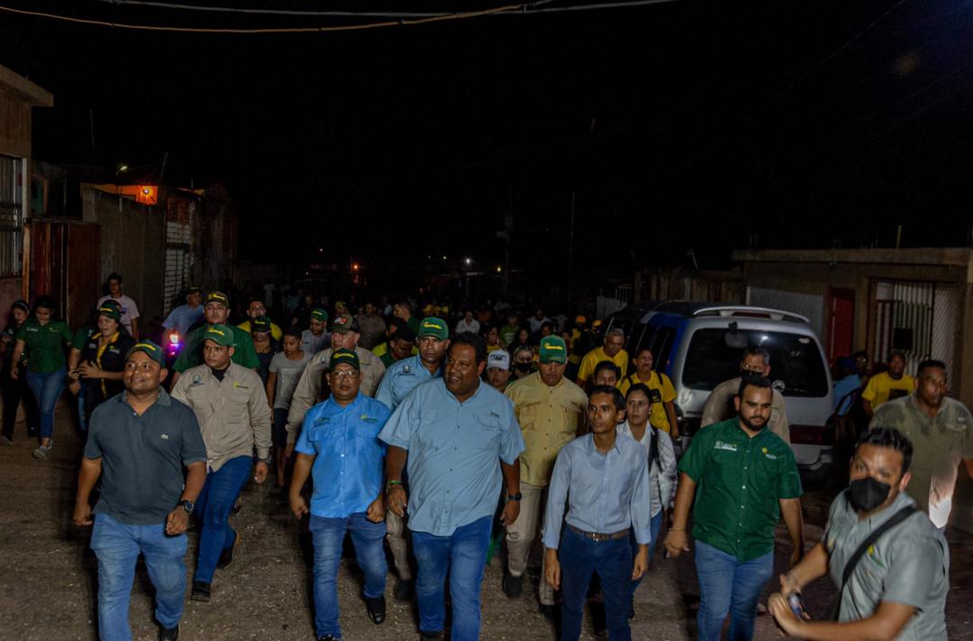 Vecinos del Cardonal Sur reciben la "primera visita de un Alcalde”, Rafael Ramírez Colina