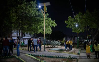 Alcaldía de Maracaibo restaura Plaza de la avenida 44 de Lago Azul