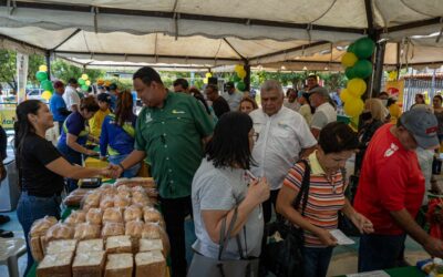 Ferias Alimentarias del Sol llevan 12 toneladas de alimentos a Coquivacoa y Cecilio Acosta