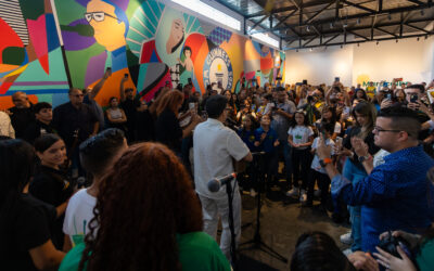 Niños de las Escuelas de Gaita de la Alcaldía de Maracaibo compartieron con el artista zuliano Jorge Luis Chacín