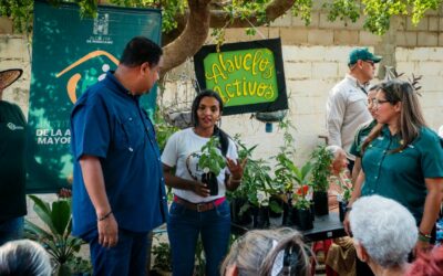 Alcaldía lleva talleres y risas al Club de la Adulta y Adulto Mayor Abuelos Activos de la parroquia Caracciolo Parra Pérez