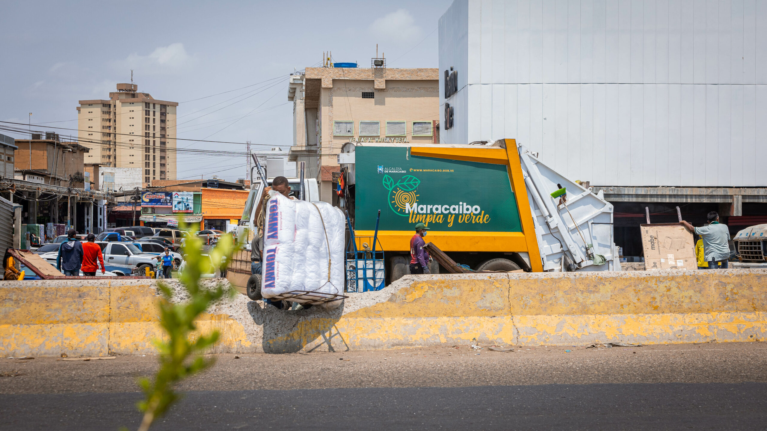 Comerciantes celebran limpieza de las vías en el Casco Central: Ahora ven más nuestra mercancía y hay orden en la vialidad”´