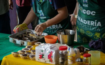 Con un taller de repostería, la Alcaldía de Maracaibo siembra oportunidades y ofrece nuevas herramientas en la parroquia Antonio Borjas Romero