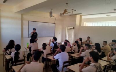 Funcionarios de Polimaracaibo conversaron con 250 adolescentes sobre cómo es ser policía y las oportunidades de formación