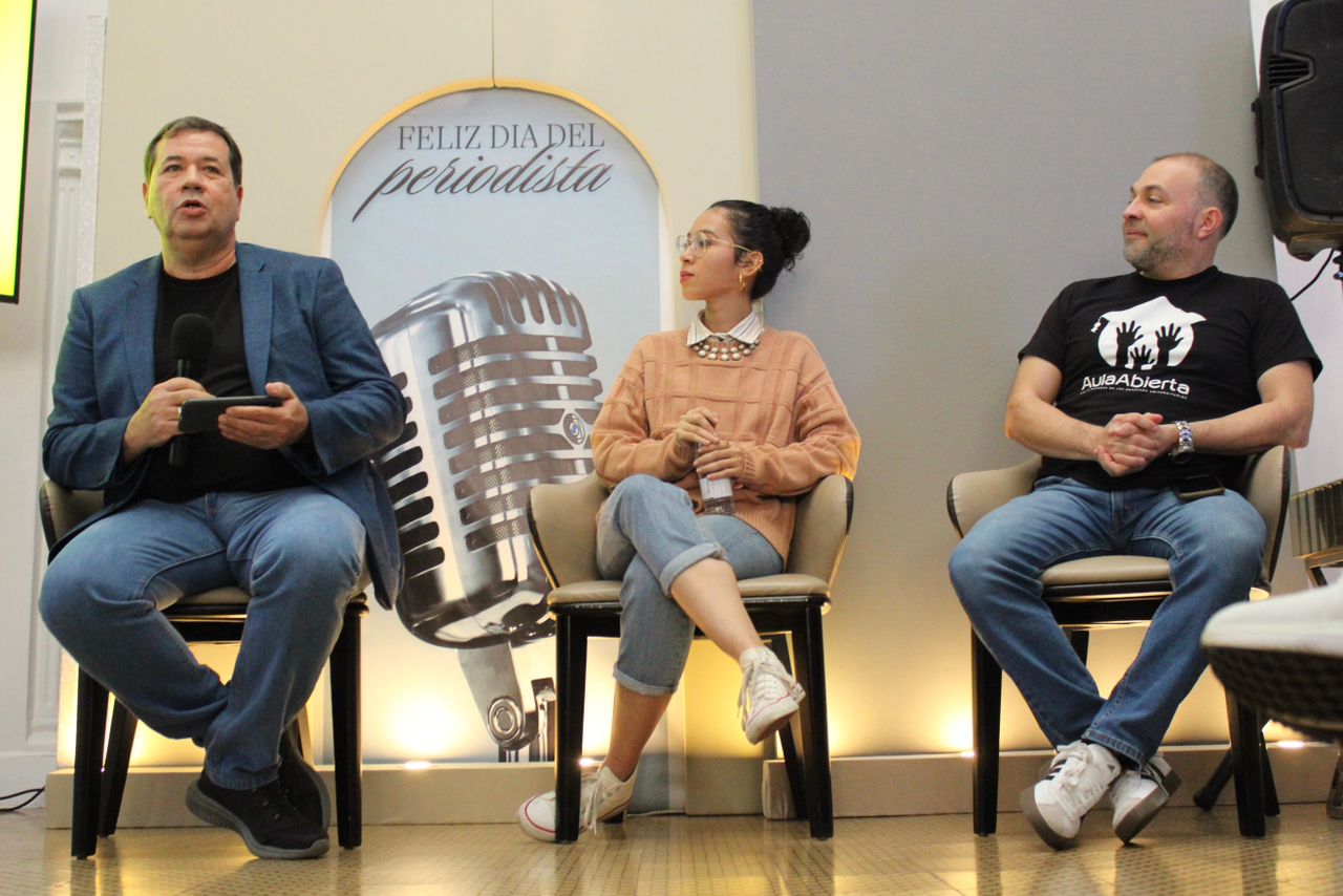 Primera Dama de Maracaibo homenajea a los periodistas en su día con taller de formación