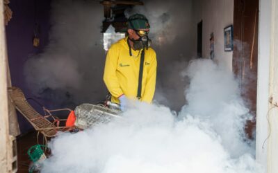 Vecinos del barrio El Museo reciben fumigación de la Alcaldía con cocinas y aires acondicionados apagados