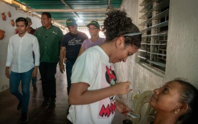 Alcaldía lleva taller comunitario de Cejas y Pestañas al sector Villa Venecia de la parroquia Luis Hurtado Higuera