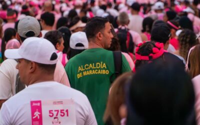 Alcaldía se viste de rosa y apoya la XXIV Caminata por la Vida de FAMAC “Cada Paso Cuenta»