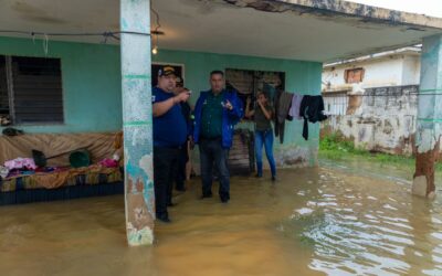 Alcaldía arranca trabajo de achique en viviendas de Arismendi afectadas por intensas lluvias en Maracaibo este 14-N