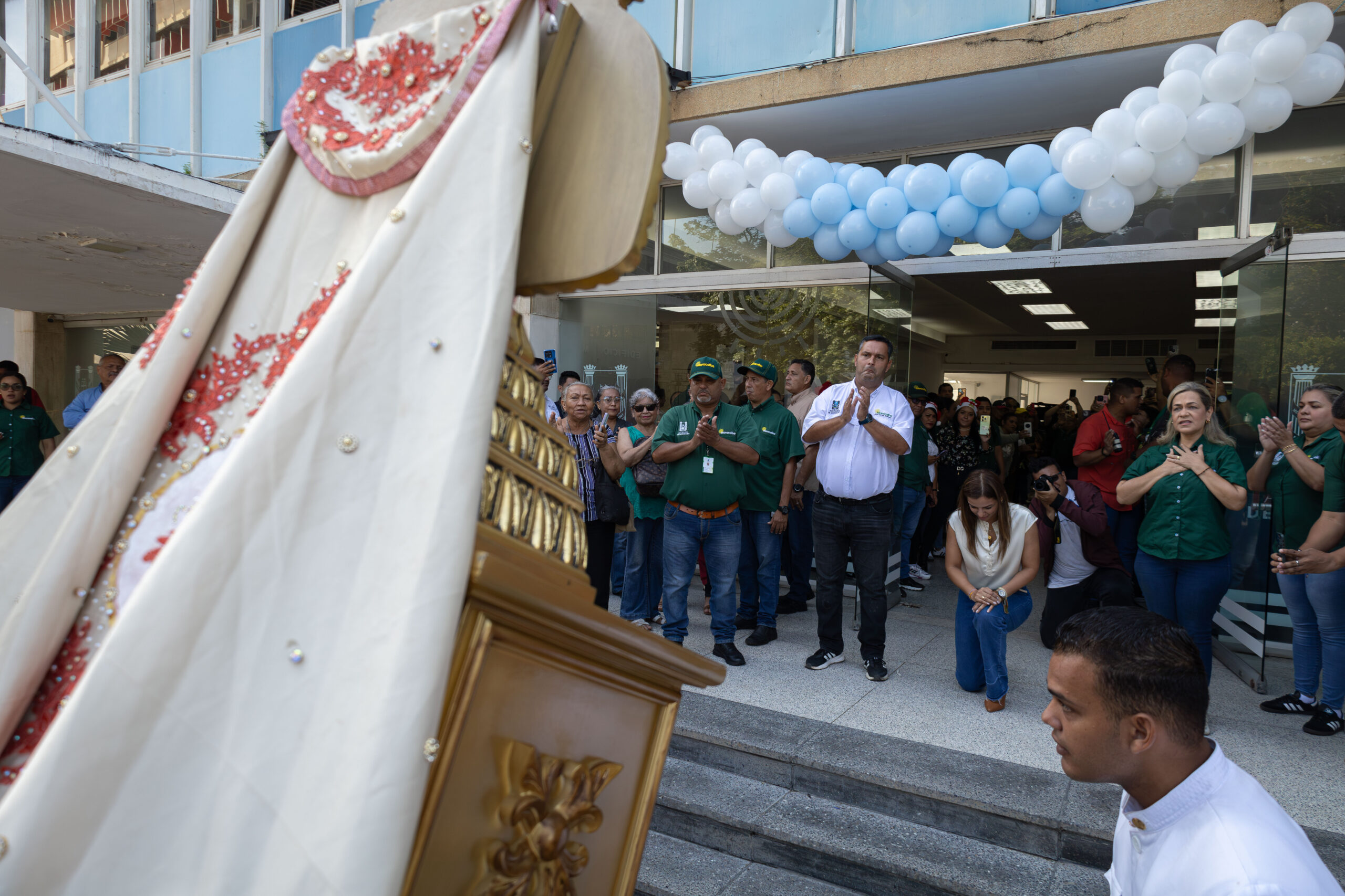 Alcaldía de Maracaibo recibe la visita de la Virgen del Rosario de Chiquinquirá 