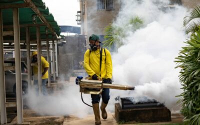 Vecinos de Viento Norte recibieron el Plan Fumiga tu Residencia de la Alcaldía de Maracaibo