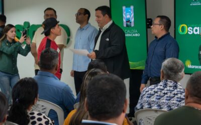 60 emprendedores reciben microcréditos de la Alcaldía durante última entrega de 2024