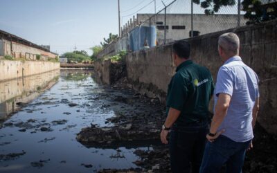 Alcaldía retira más de 3 mil 800 toneladas de desechos de cañadas de Maracaibo en diciembre