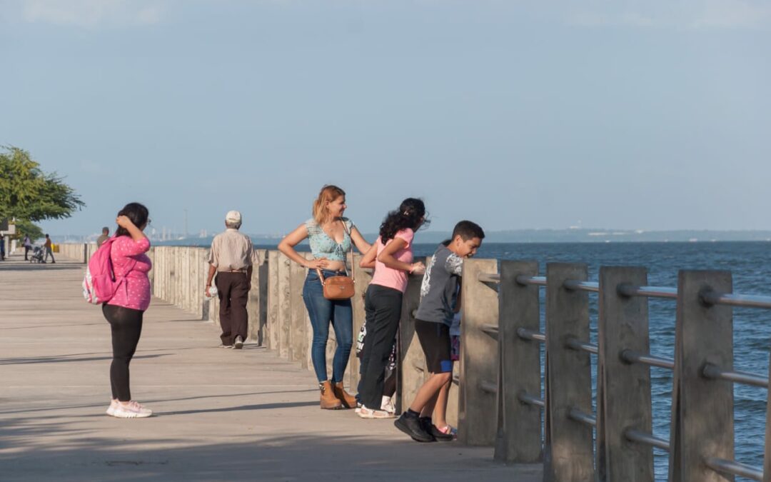 Alcaldía rehabilita 500 metros de la cerca costera del parque Vereda del Lago de Maracaibo