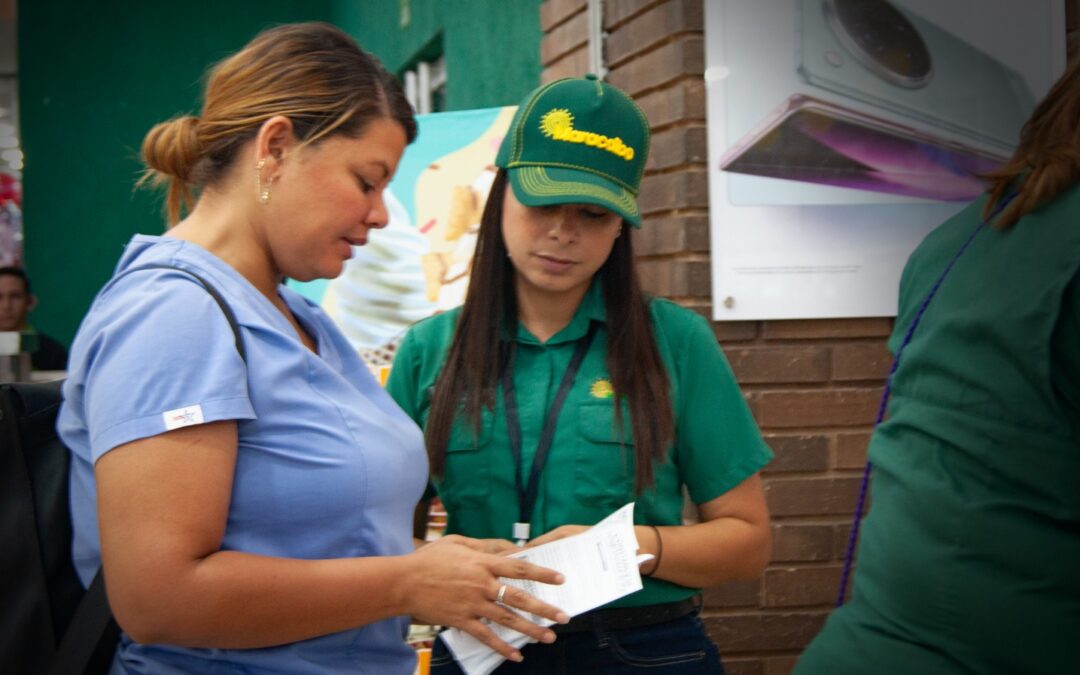 Alcaldía invita a formalizar las actividades económicas con jornadas informativas en centros comerciales de Maracaibo