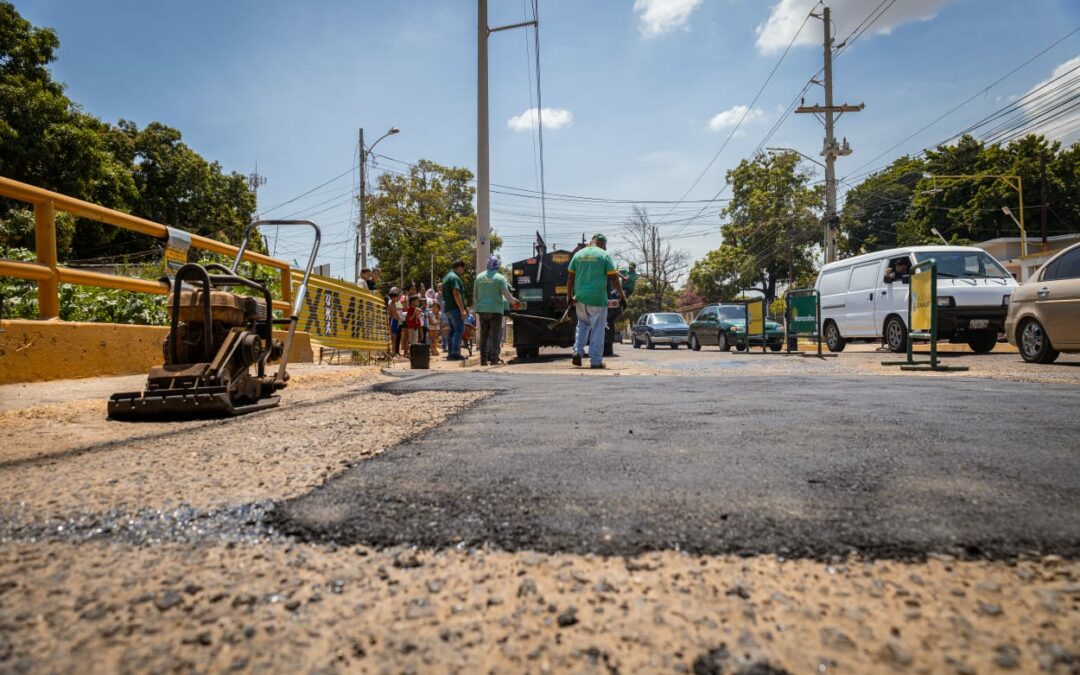 Alcaldía tapó 360 huecos en nueve parroquias de Maracaibo